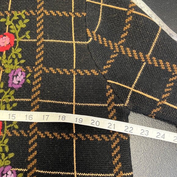 Crystal-Kobe Womens Floral Embroidered Knit Cardigan Sweater Sz LRG Grandmacore - Picture 7 of 9